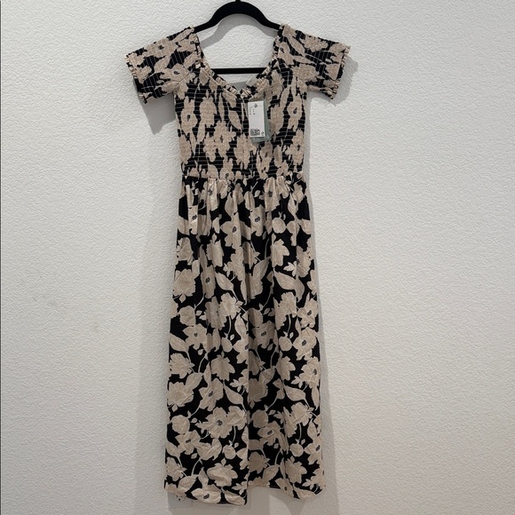 H&M Black and Cream Floral Print Maxi Dress - Picture 1 of 2